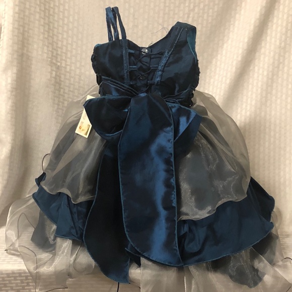 Formal Dress - Picture 4 of 5